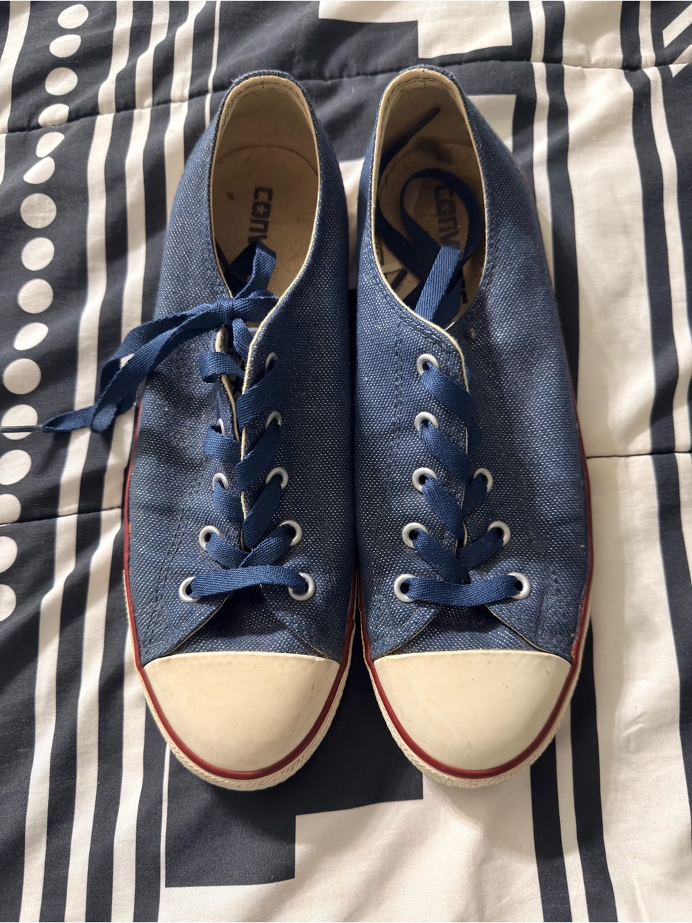 Converse Low-Top Sneakers in Navy Blue with White Toe
